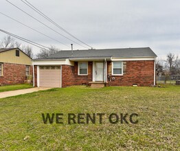 207 E Marshall Dr in Midwest City, OK - Building Photo - Building Photo