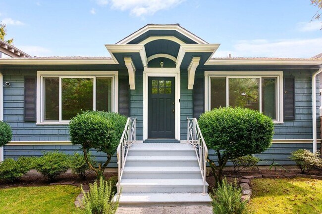 property at 712 23rd Ave E