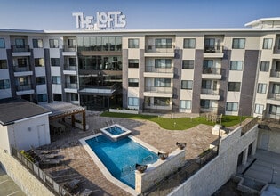 The Lofts at City Center in Lenexa, KS - Foto de edificio - Building Photo