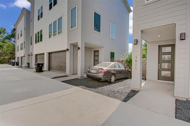 4810 Martin Oaks Ln