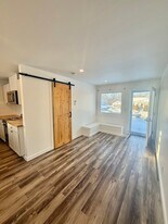 6 Marlyn Dr, Unit C in Latham, NY - Building Photo