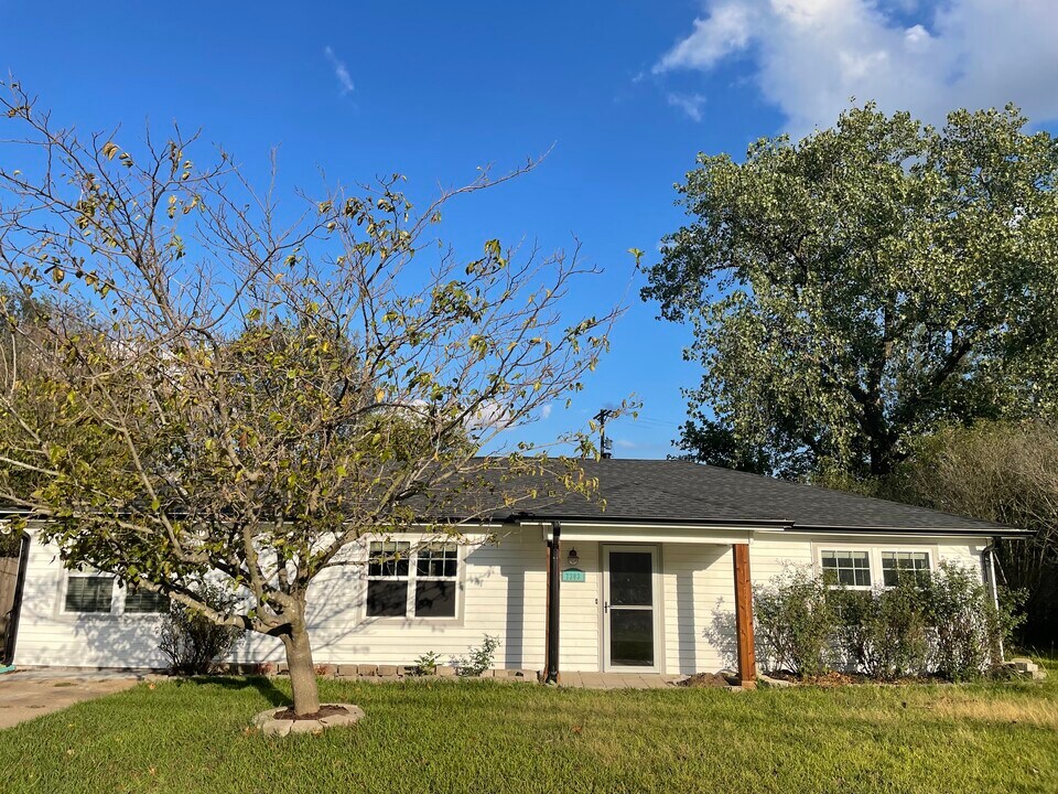 7303 Carol Dr in Greenville, TX - Building Photo