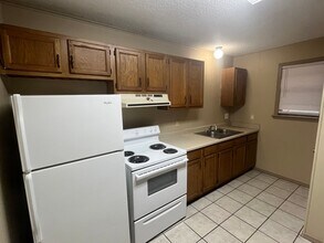 702 E 11th St in Russellville, AR - Building Photo - Building Photo