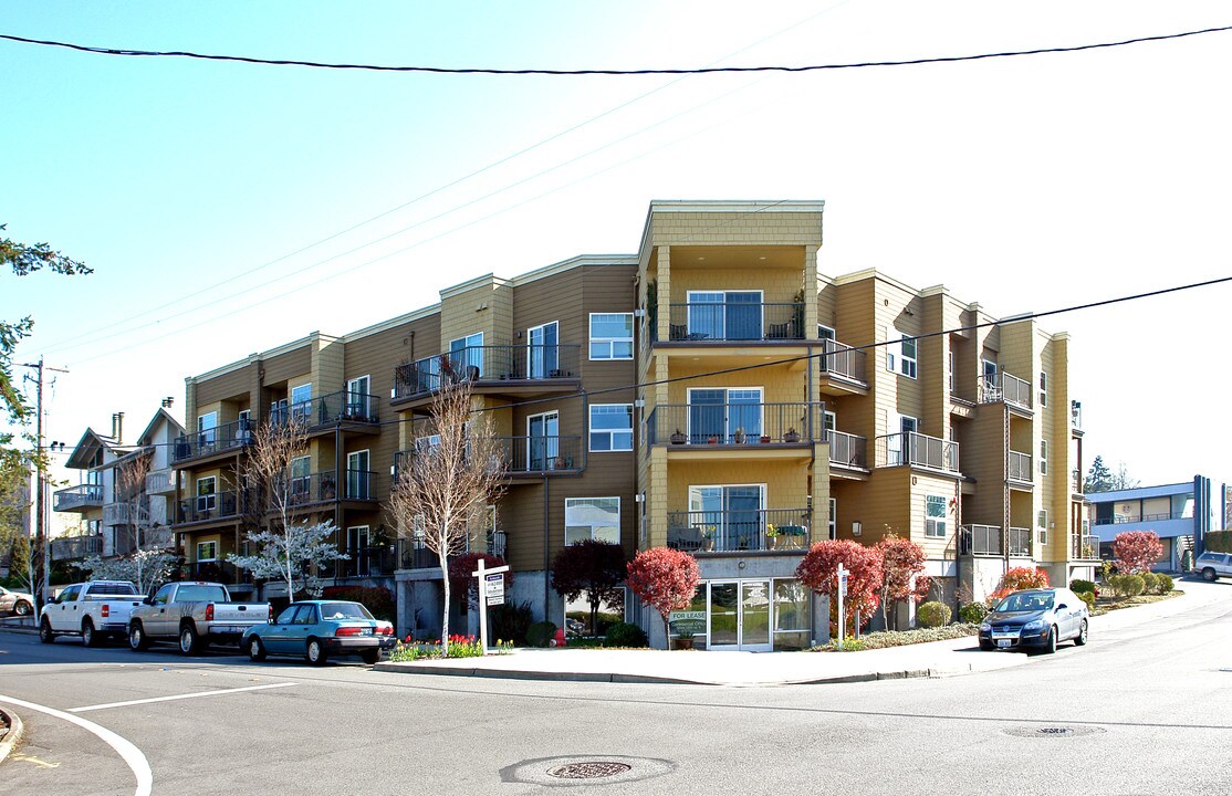Pier View Condos in Seattle, WA - Building Photo