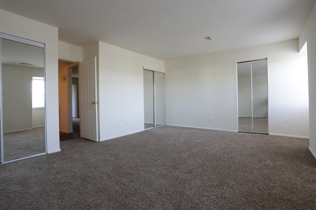 Chateau Apartments Burlington, NJ Apartments