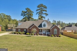 100 Fox Den Ct in Dublin, GA - Building Photo