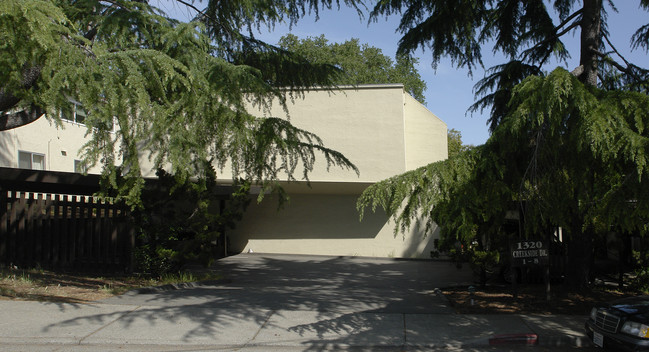 1330 Creekside Dr in Walnut Creek, CA - Building Photo - Building Photo