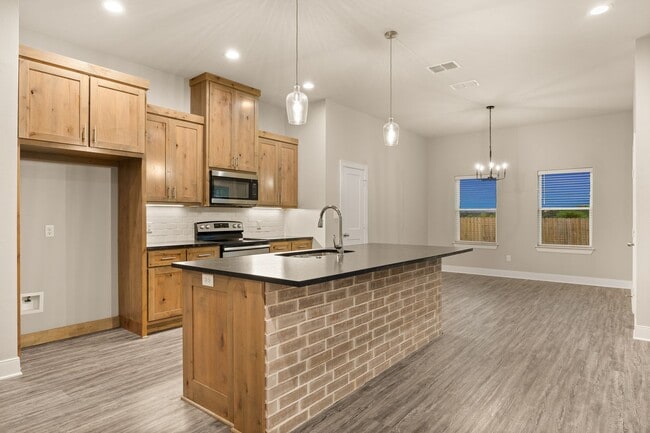 1649 Legacy Dr in Tyler, TX - Building Photo - Building Photo