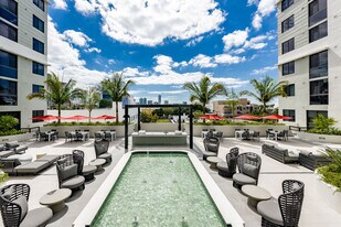Gallery Marti Park in Miami, FL - Building Photo