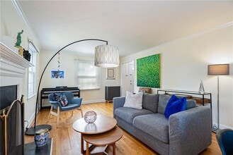 12 Laurel Rd in White Plains, NY - Building Photo - Building Photo