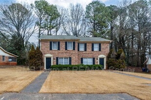375 Dixie Ct in Lawrenceville, GA - Building Photo