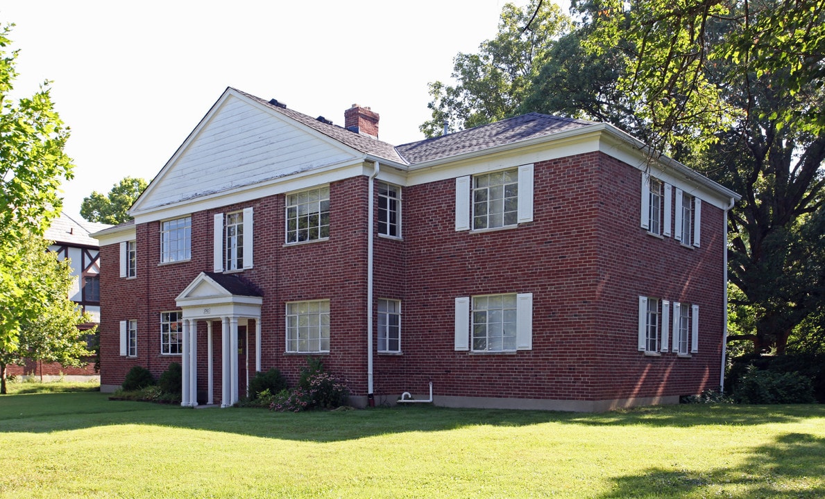 3740 West St in Mariemont, OH - Building Photo