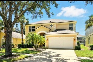 8520 Sunrise Key Dr in Kissimmee, FL - Building Photo