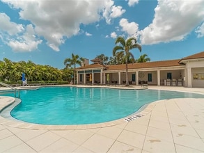 19321 Nearpoint Dr in Venice, FL - Building Photo - Building Photo