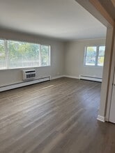 214-222 S Pine Ave in Arlington Heights, IL - Foto de edificio - Building Photo
