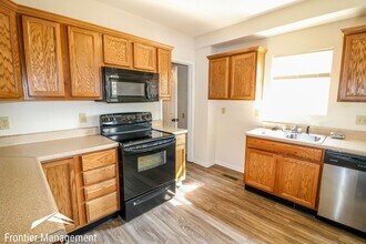 622 Missouri Ave in Alma, KS - Building Photo - Building Photo