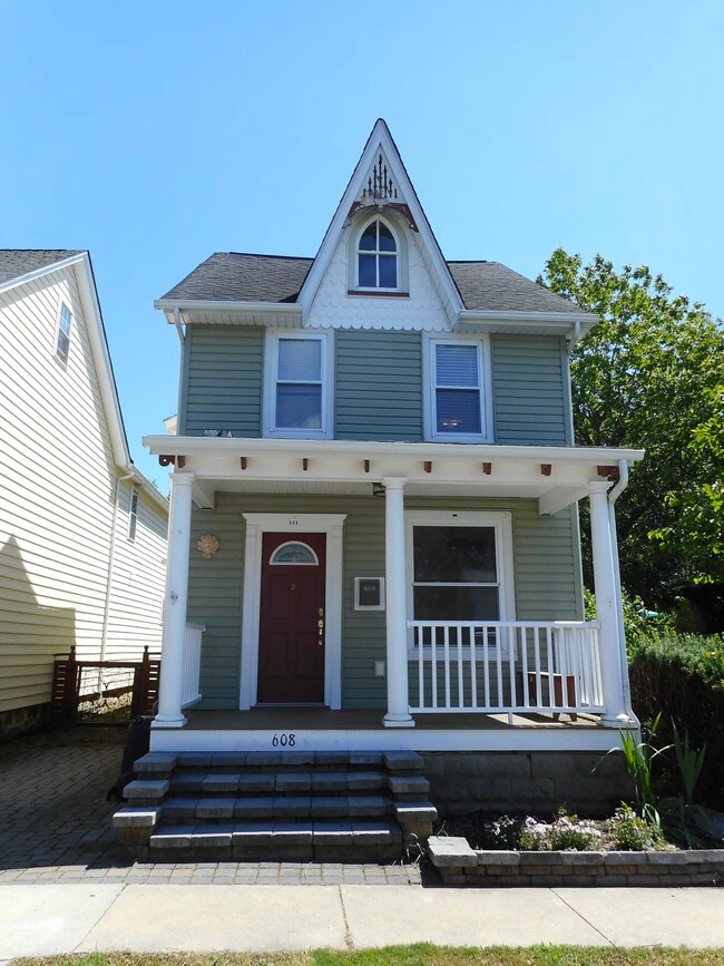 property at 608 Green St