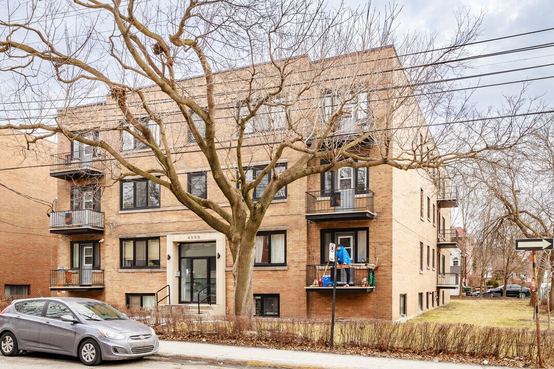 4990 Édouard-Montpetit Boul in Montréal, QC - Building Photo