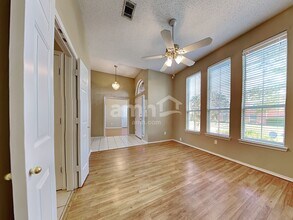 1432 Springaire Ln in Lewisville, TX - Foto de edificio - Building Photo