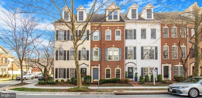 405 Oak Knoll Dr in Rockville, MD - Building Photo - Building Photo