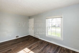 492 E 327th St in Willowick, OH - Building Photo - Building Photo