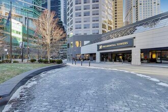 555 W Madison St in Chicago, IL - Building Photo - Building Photo