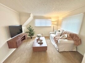 332 Cascade Pl in Rochester, NY - Building Photo