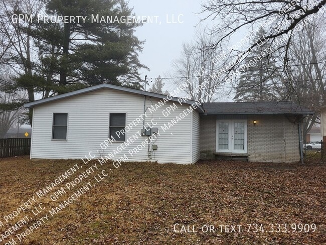 8975 Nottingham Dr in Superior Township, MI - Building Photo - Building Photo