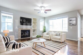 1318 S Duquesne Ct in Aurora, CO - Foto de edificio - Building Photo