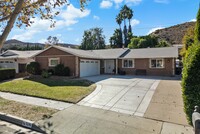 5244 Katherine St in Simi Valley, CA - Foto de edificio - Building Photo