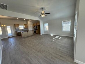 20111 Park Ln in Harrah, OK - Building Photo - Building Photo