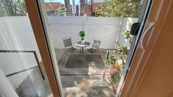 2226 S Carmelina Ave, Unit 2226 in Los Angeles, CA - Building Photo