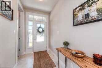 537 Valhalla Cres in Waterloo, ON - Building Photo - Building Photo