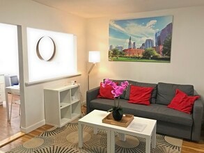 287 Dorchester St, Unit 2 in Boston, MA - Building Photo - Building Photo