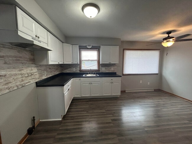 5732-5734-5734 W Villard Ave in Milwaukee, WI - Building Photo - Building Photo