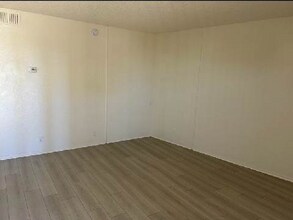 522 E Ave Q-5 in Palmdale, CA - Building Photo - Building Photo