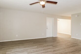 1402 Swansfield Ln in Houston, TX - Building Photo - Building Photo