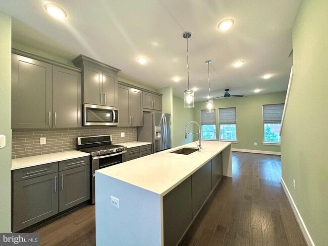 property at 1005 Rockwell Ave