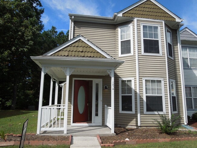 107A Heather Way in Tabb, VA - Building Photo - Building Photo