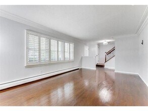 6325 Brookview Ave in Minneapolis, MN - Foto de edificio - Building Photo