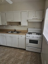 320 W Dale Dr in Addison, IL - Building Photo - Building Photo