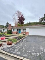 310 Deerfield Dr in Moraga, CA - Building Photo