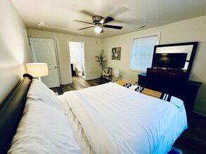 115 Colonial Ave in Greenville, SC - Building Photo - Building Photo