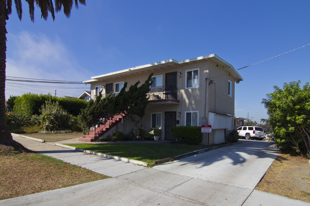 901-923 E 2nd St in National City, CA - Foto de edificio