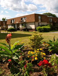 Gaslight Apartments in Saratoga Springs, NY - Foto de edificio - Building Photo