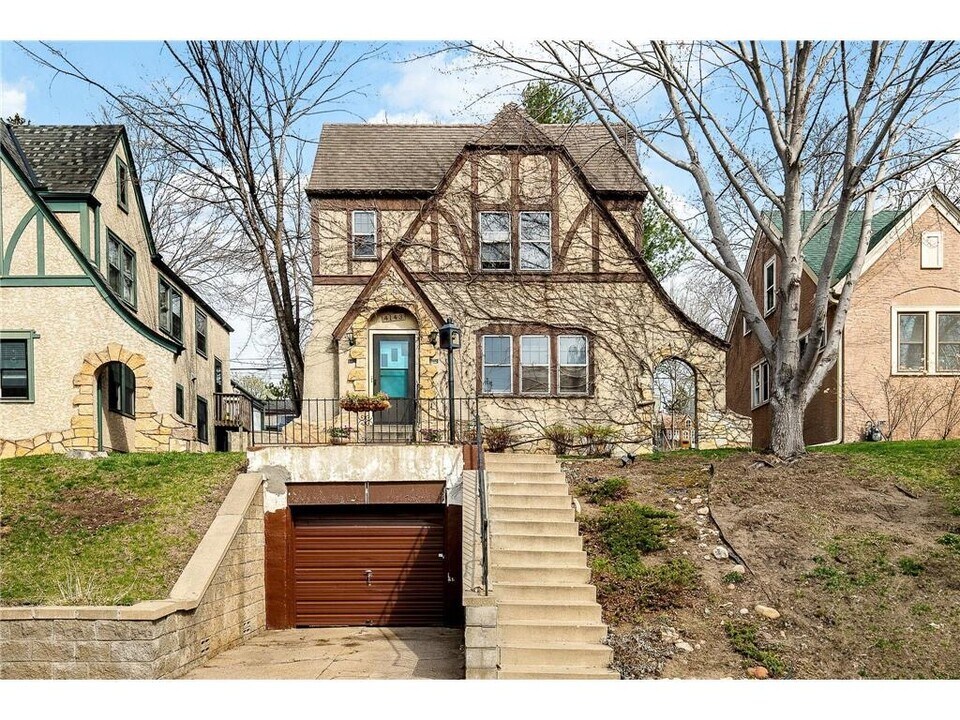 4143 17th Ave S, Unit Two in Minneapolis, MN - Building Photo