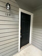 130 Warm Springs Cir in Roswell, GA - Building Photo - Building Photo
