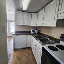 211 N Queen St in Shippensburg, PA - Building Photo - Building Photo