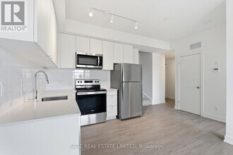 16 Melbourne Ave in St Catharines, ON - Building Photo - Building Photo