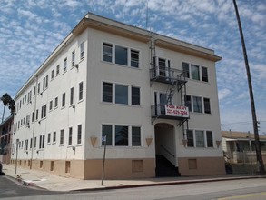 Ocean View Apartments in San Pedro, CA - Building Photo - Building Photo